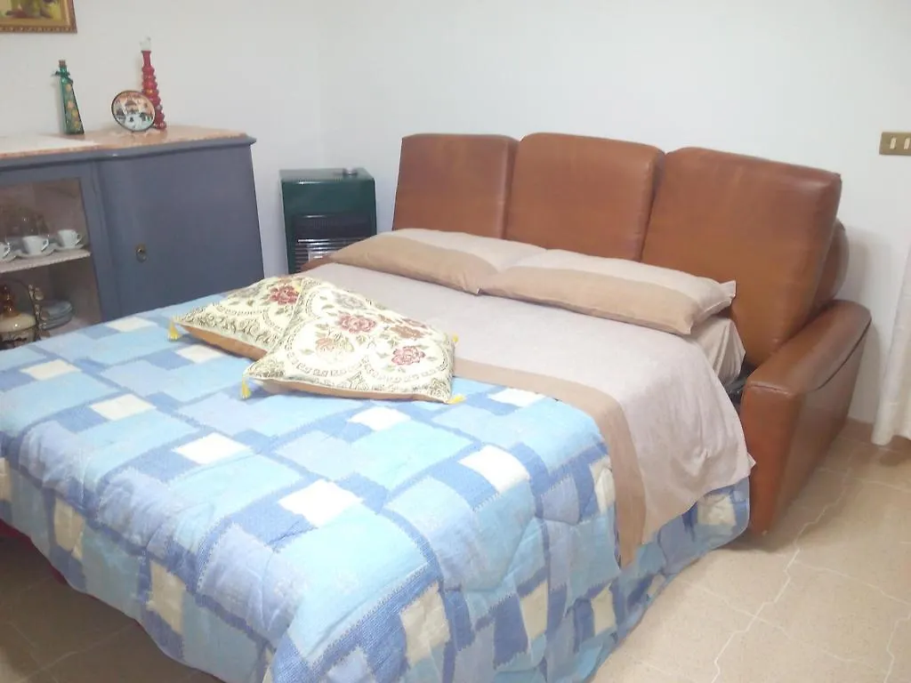 منزل الضيف بيرجي فيكي  في Casa Bianca Da Giusy منزل ريفي