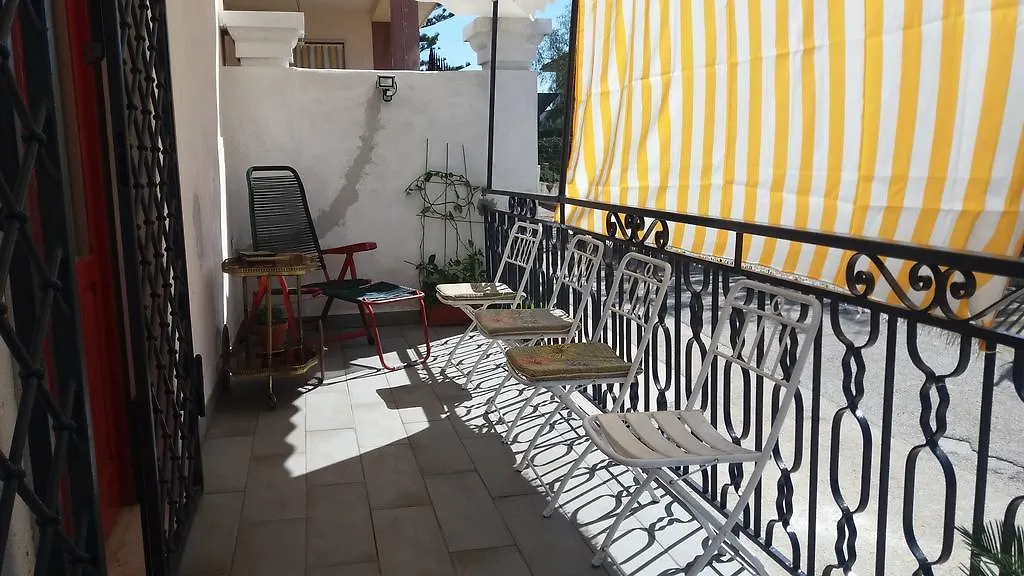 منزل ريفي منزل الضيف بيرجي فيكي  في Casa Bianca Da Giusy